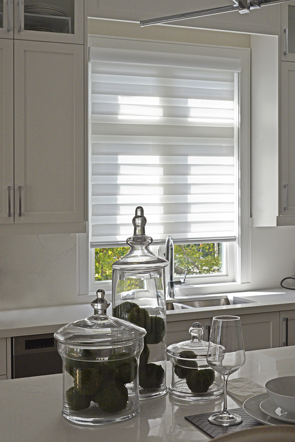 Off Cut Shades | 50 Hollinger Rd, East York, ON M4B 3G4, Canada | Phone: (416) 285-6001