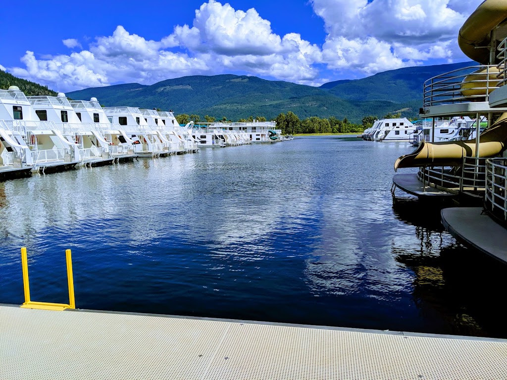 Twin Anchors Houseboat Vacations | 200 Old Town Rd, Sicamous, BC V0E 2V4, Canada | Phone: (250) 836-2450