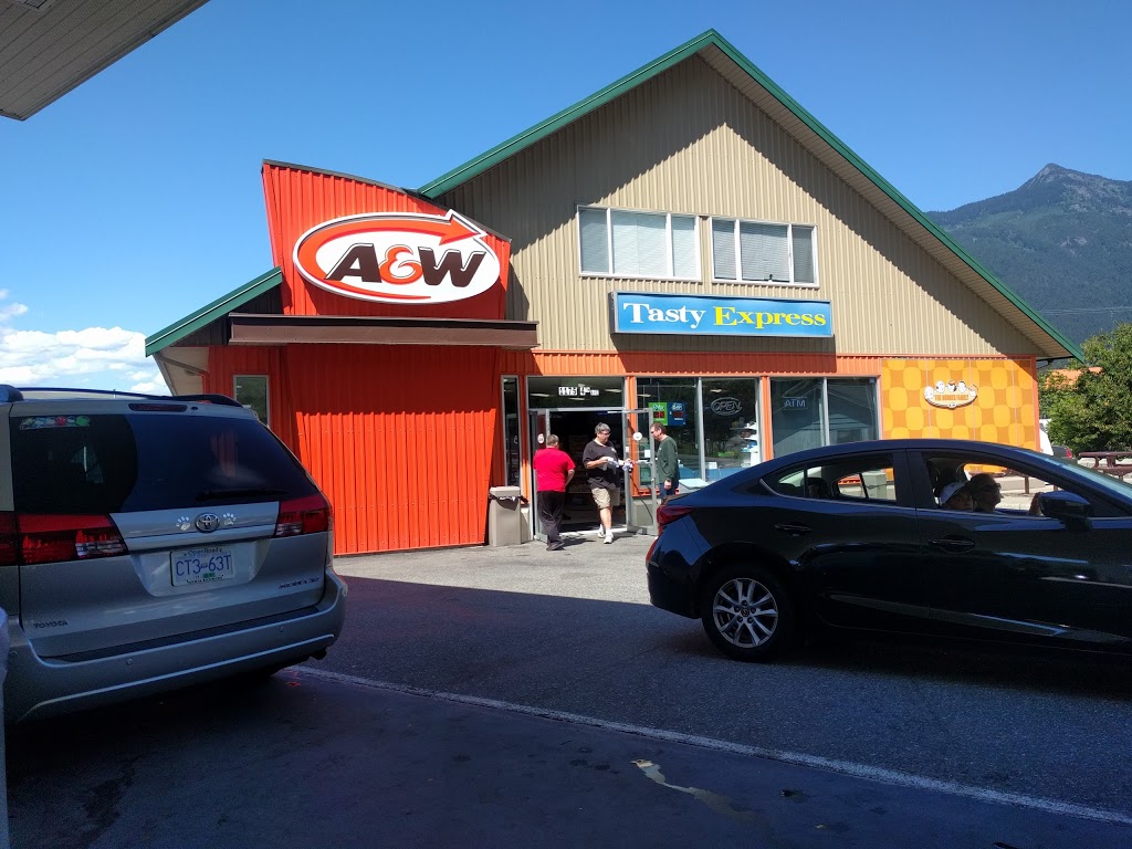 Esso | 1175 4th Ave, Hope, BC V0X 1L0, Canada | Phone: (604) 860-4422