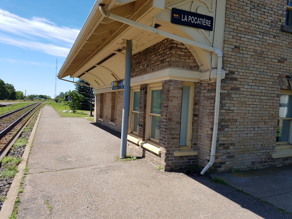 Gare de La Pocatière | 95 Av. de la Gare, La Pocatière, QC G0R 1Z0, Canada | Phone: (418) 856-2424