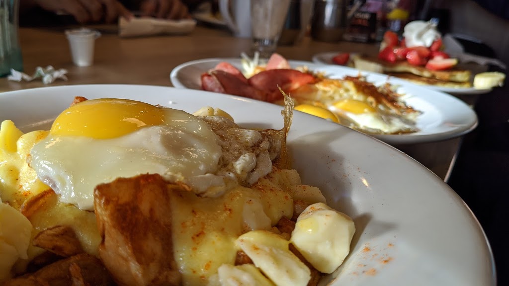 Dennys | 117 Bowridge Dr NW, Calgary, AB T3B 3R6, Canada | Phone: (403) 247-2218