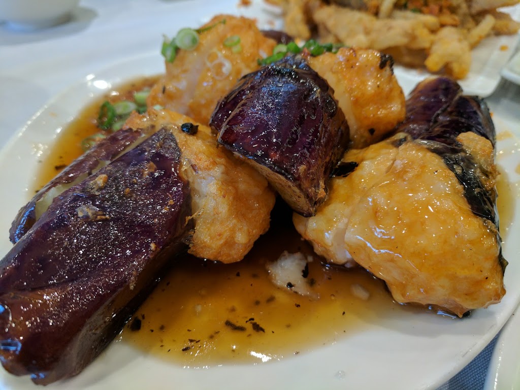 Eastern Pearl Seafood Restaurant | 2850 Shaughnessy St #6102, Port Coquitlam, BC V3C 6K5, Canada | Phone: (604) 474-2992