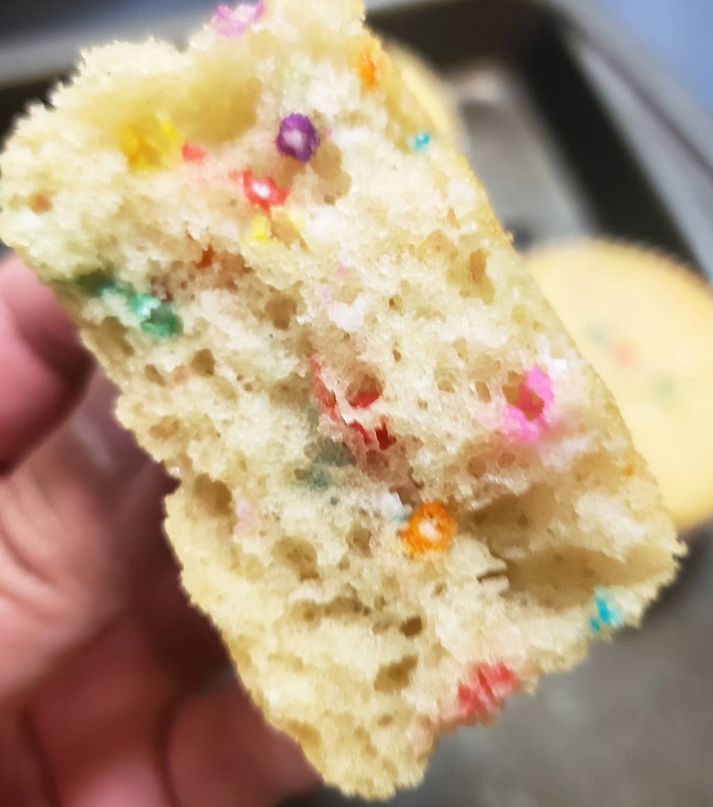 Mama Los Bakery&Kitchen | 44 Crew Crescent, Maple, ON L6A 3E9, Canada | Phone: (416) 520-7630