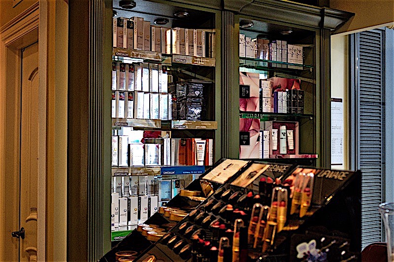 Wiesia Salon & Spa | 2121 Lake Shore Blvd W Unit 8, Etobicoke, ON M8V 4E9, Canada | Phone: (416) 255-5772