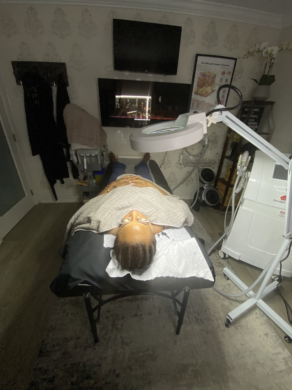 Universal Laser Treatments Inc | 16 Longhouse St, Vaughan, ON L4L 4Z3, Canada | Phone: (647) 278-2211