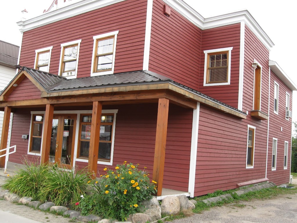 Maison Clothilde | 341 Rue de la Madone, Mont-Laurier, QC J9L 1S1, Canada | Phone: (819) 623-3843