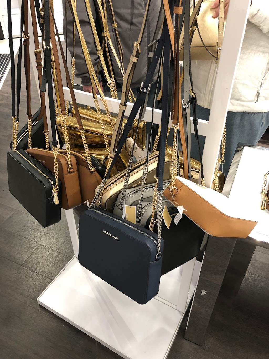 Michael Kors Outlet | 1075-7899 Templeton Station Rd Suite #40-41, Richmond, BC V7B 0B7, Canada | Phone: (604) 248-1440