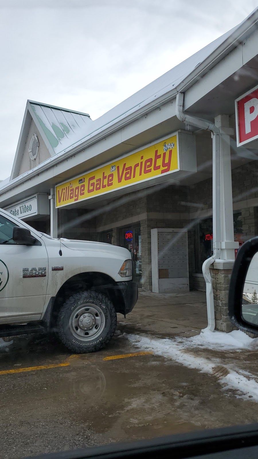 Village Gate Variety | 101 East Street S, Bobcaygeon, ON K0M 1A0, Canada | Phone: (705) 738-1088