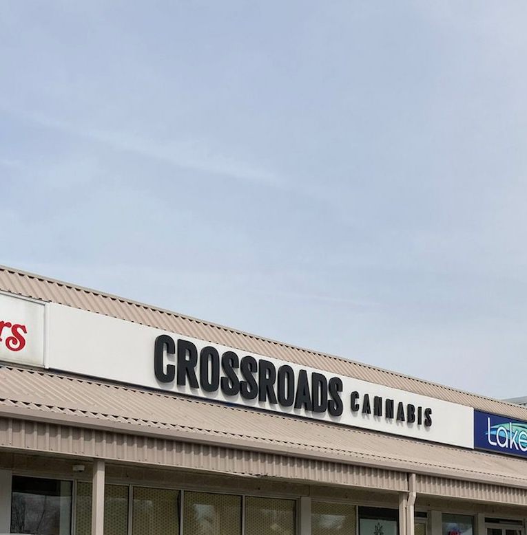 Crossroads Cannabis Woodstock | 385 Springbank Ave, Woodstock, ON N4T 1R3, Canada | Phone: (519) 602-3219