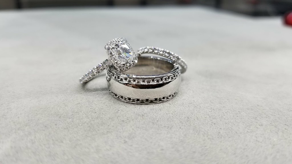 Luna & Co | #28, 9100 Jane St, Concord, ON L4K 0A4, Canada | Phone: (905) 597-8922