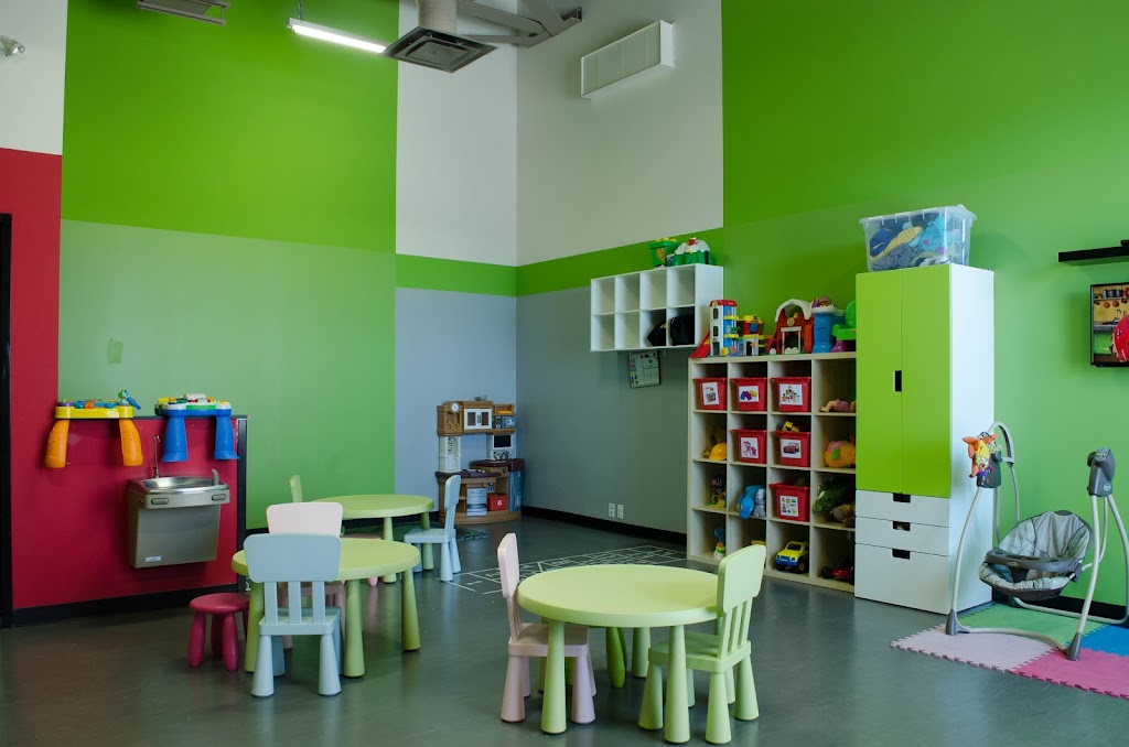 World Gym St-Jérôme | 500 Bd des Laurentides, Saint-Jérôme, QC J7Z 7M8, Canada | Phone: (450) 432-2700