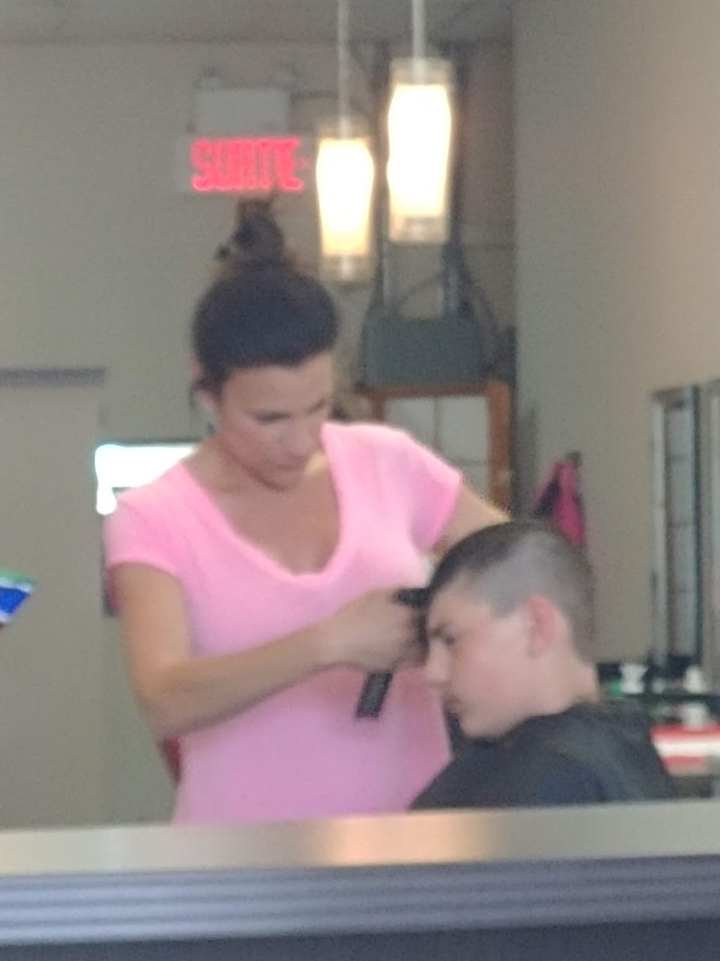 Coiffure Dana | 5525 Av. Auteuil, Brossard, QC J4Z 1M3, Canada | Phone: (450) 486-4500