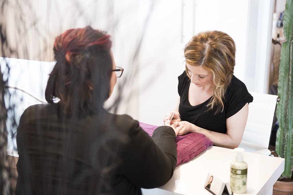 Hairdresser Beautiful Self | 425 Boulevard la Vérendrye E, Gatineau, QC J8R 2W8, Canada | Phone: (819) 669-9256