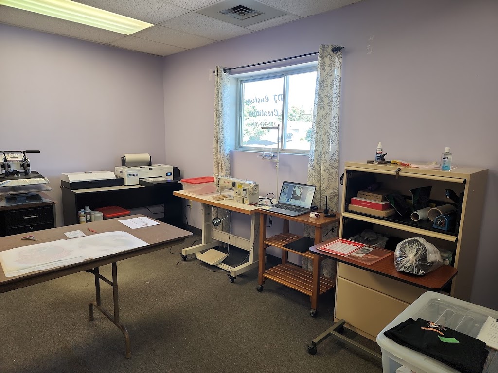 DJ CUSTOM CREATIONS | 61 Needham St, Lindsay, ON K9V 4Z7, Canada | Phone: (705) 344-1014
