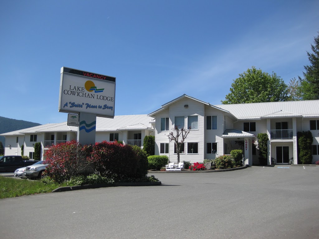 Lake Cowichan Lodge | 201 Cowichan Lake Rd, Lake Cowichan, BC V0R 2G0, Canada | Phone: (250) 749-6717