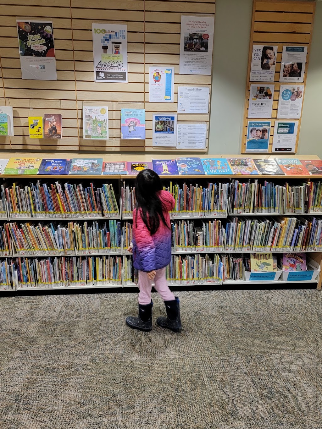 Surrey Libraries - Strawberry Hill Branch | library | 7399 122 St, Surrey, BC V3W 5J2, Canada | 6045015836 OR +1 604-501-5836
