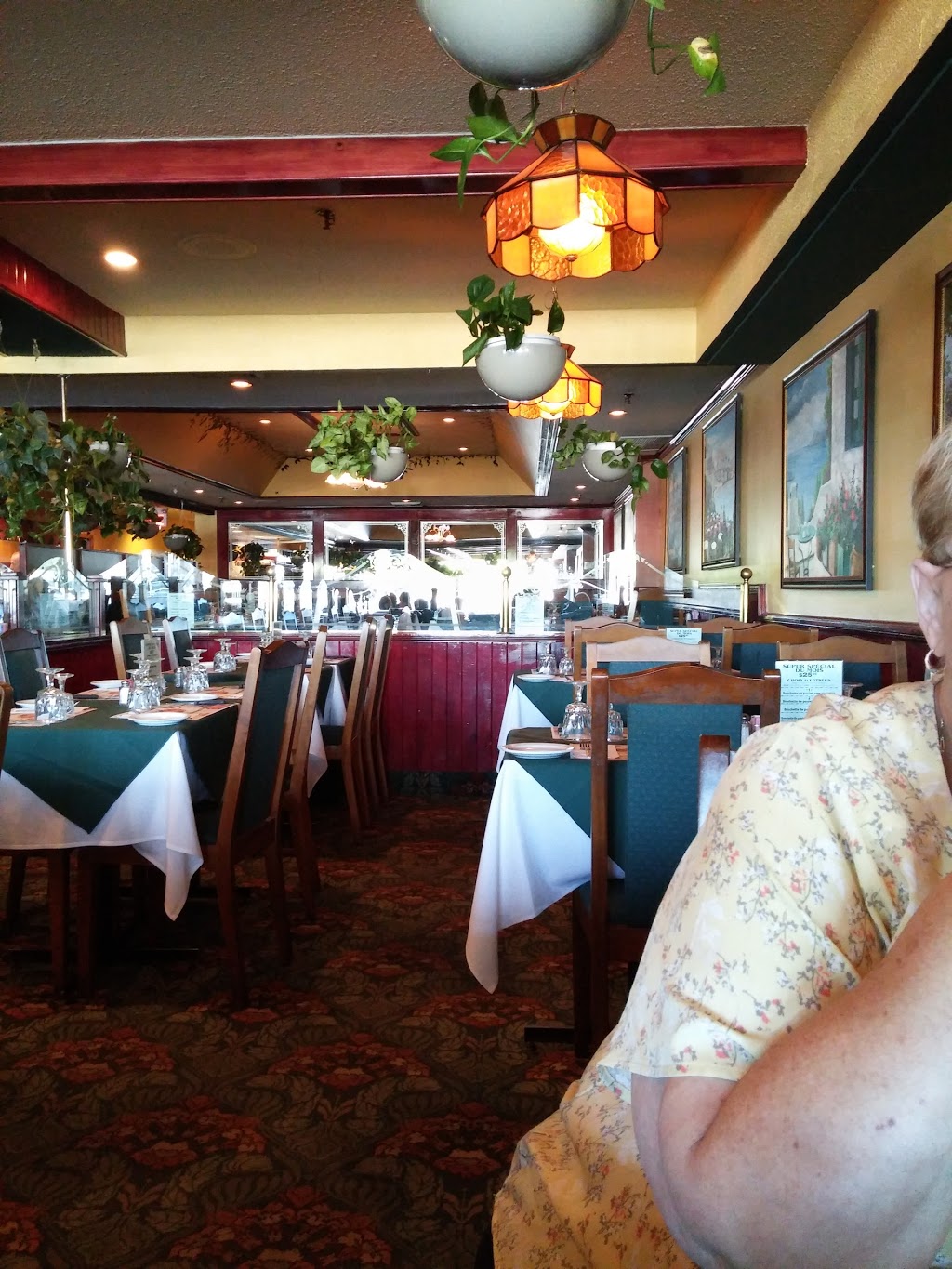 Cava Grecque (La) | 35 Boulevard Georges-Gagné S, Delson, QC J5B 2E4, Canada | Phone: (450) 632-5320