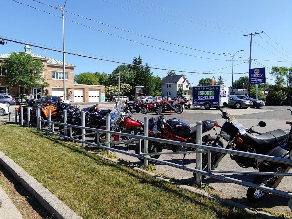 Sport Richelieu | 215 Bd Richelieu, Richelieu, QC J3L 3R5, Canada | Phone: (450) 658-1000