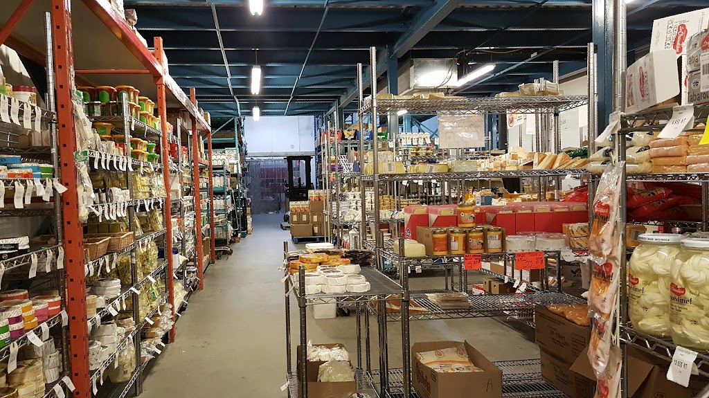 S.Bourassa Tremblant market | 1109 Rue de St Jovite, Mont-Tremblant, QC J0T 1Z0, Canada | Phone: (819) 425-9009