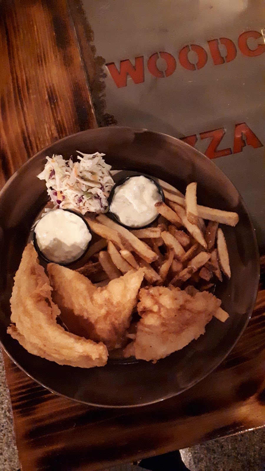 Wood Craft Pizza & Bar Tilbury | 71 Queen St N, Tilbury, ON N0P 2L0, Canada | Phone: (519) 607-0507