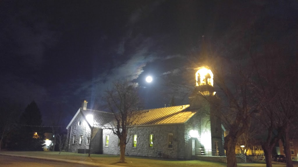 Eglise Saint Nicéphore | 4676 Rue Traversy, Saint-Nicéphore, QC J2A 2G2, Canada | Phone: (819) 478-0686