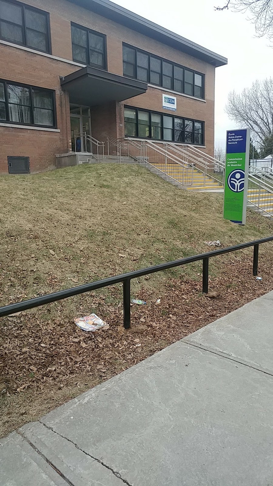 École N.d.p.s | 6025 Rue Beaulieu, Montréal, QC H4E 3E7, Canada | Phone: (514) 732-1441