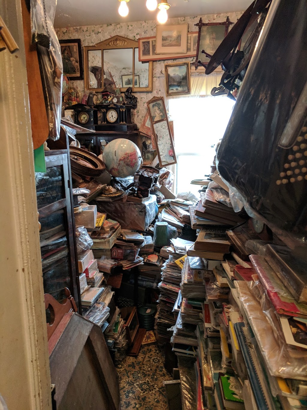 Rideau Antiques | 104 Rideau Ferry Rd, Lombardy, ON K0G 1L0, Canada | Phone: (613) 283-6490