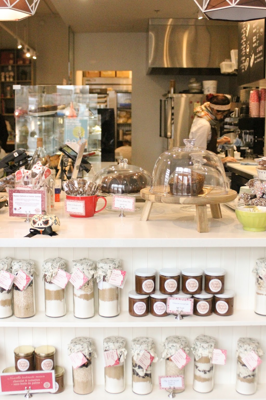 Mamie Clafoutis Gouin | 5781 Boul Gouin O, Montréal, QC H4J 1E3, Canada | Phone: (514) 379-4656