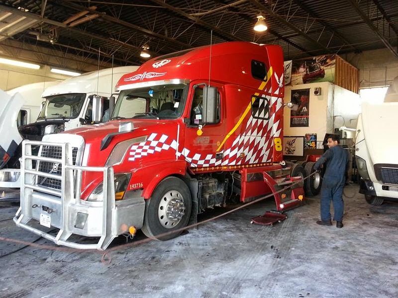 Titan Truck Repairs | 5890 Shawson Dr, Mississauga, ON L4W 3W5, Canada | Phone: (905) 795-9938
