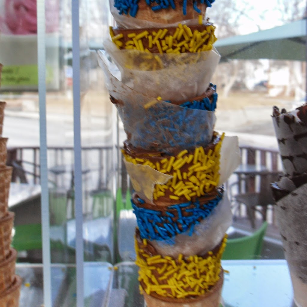 La Crème desPlaisirs | 85 Boulevard Sainte-Rose, Laval, QC H7L 2K4, Canada | Phone: (514) 575-8736