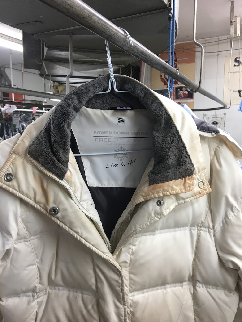 Nettoyeur DAnjou | 6559 Av. Azilda, Anjou, QC H1K 2Z8, Canada | Phone: (514) 352-8500