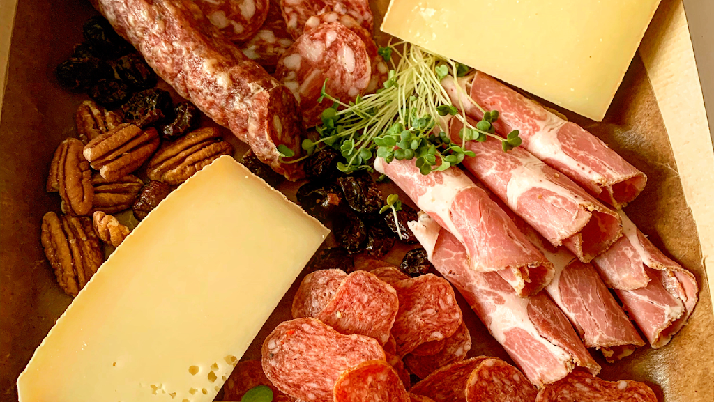 Charcuterie La Cantina | 1440 Rue Principale, Saint-Albert, QC J0A 1E0, Canada | Phone: (873) 665-6013