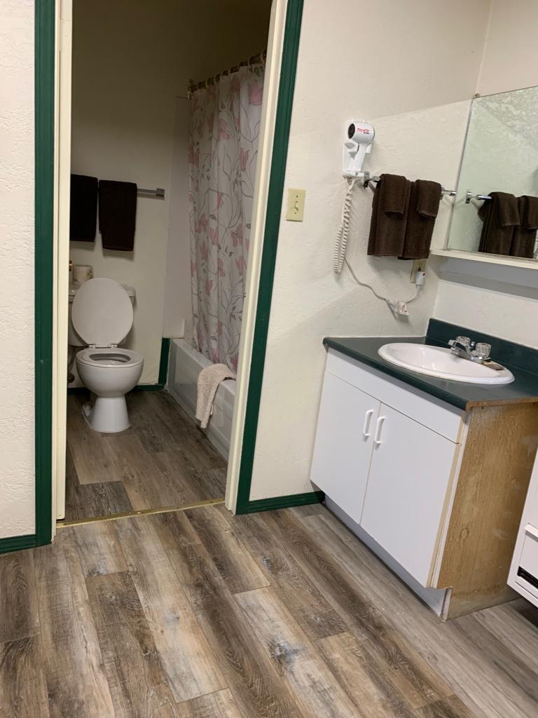 Grey Goose Motel | 4316 48 Ave, Castor, AB T0C 0X0, Canada | Phone: (403) 882-3444