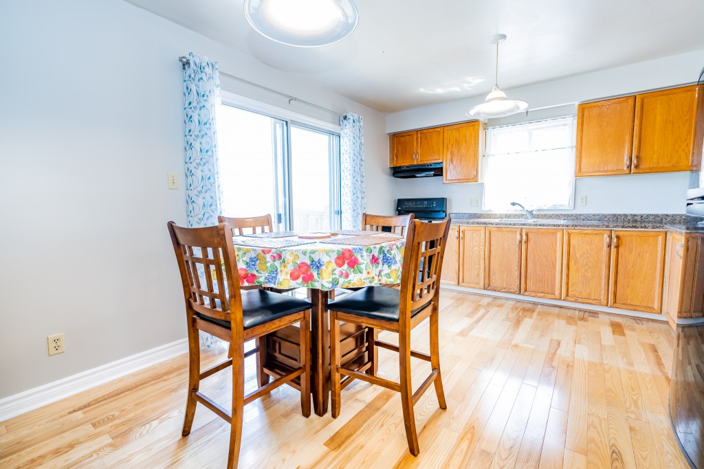The Peggy Hill Team - Barrie Real Estate Agents | 374 Huronia Rd, Barrie, ON L4N 8Y9, Canada | Phone: (705) 739-4455