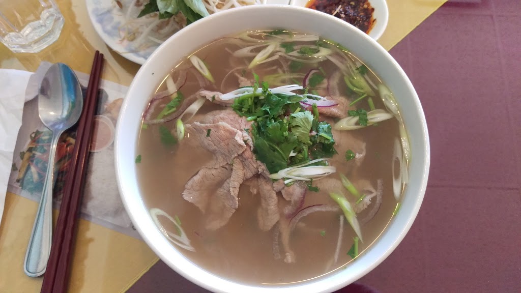 Thang Long | 304 Main St S, Airdrie, AB T4B 3M2, Canada | Phone: (403) 948-6827
