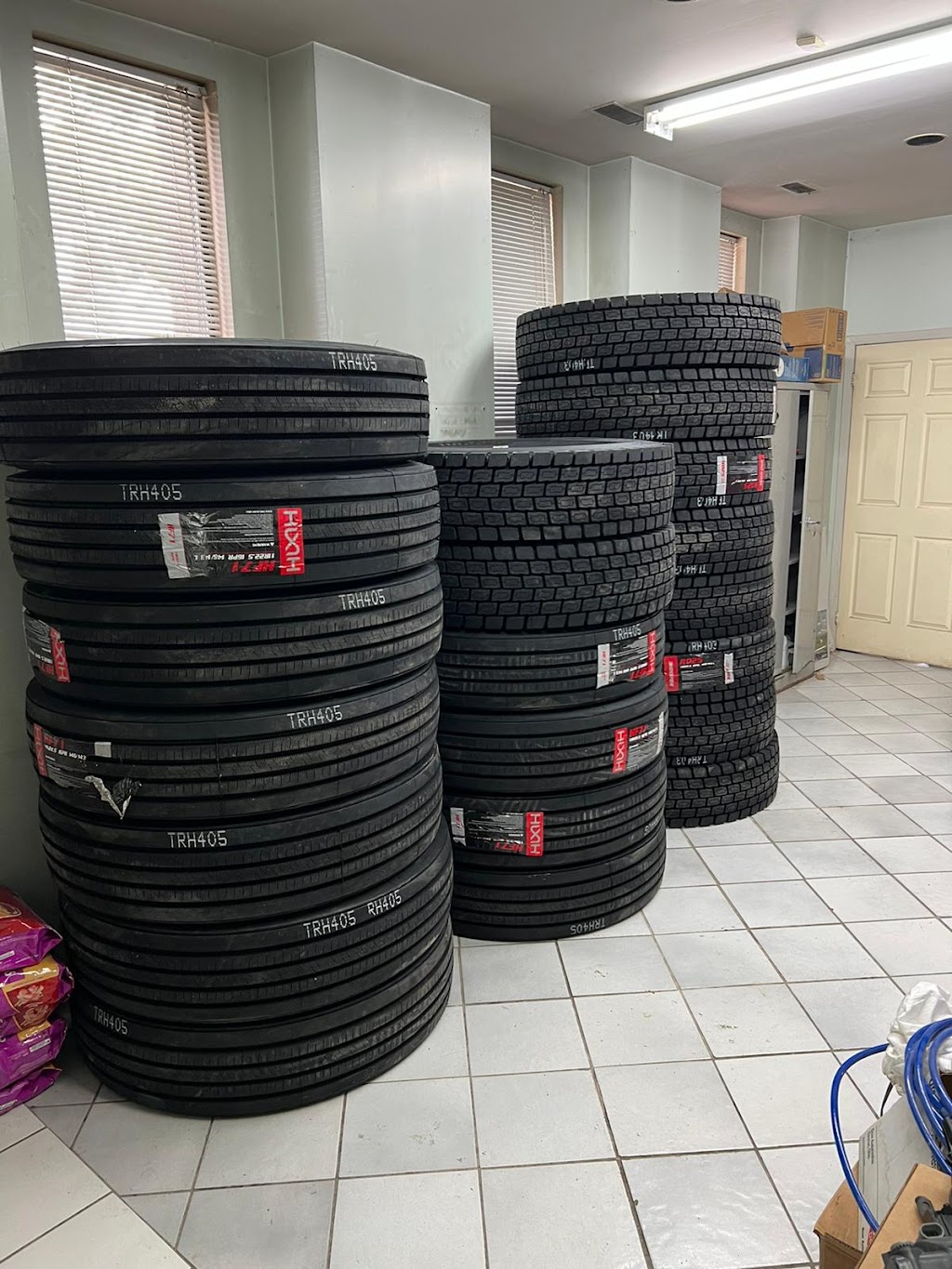 BYANKEE MOBILE TIRE SERVICE | 81 Brockley Dr, Hamilton, ON L8E 3C4, Canada | Phone: (416) 476-3431