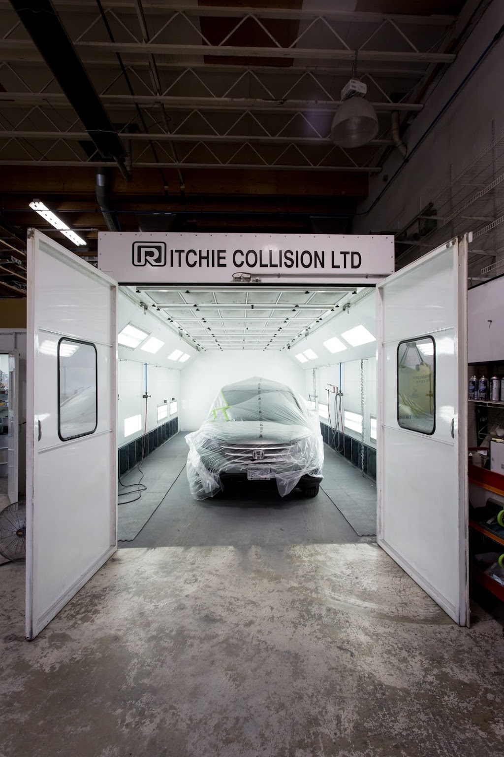 Ritchie Collision Ltd | 130 Pemberton Ave, North Vancouver, BC V7P 2R5, Canada | Phone: (604) 987-7111
