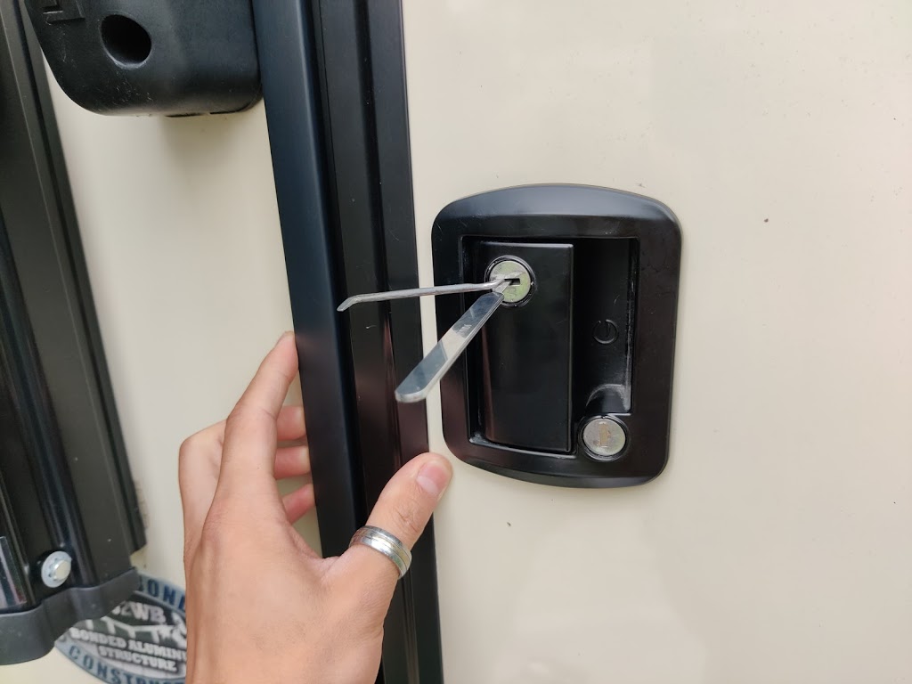 Luu Emergency Locksmith | 189 Allen St E, Waterloo, ON N2J 1J9, Canada | Phone: (647) 703-6368