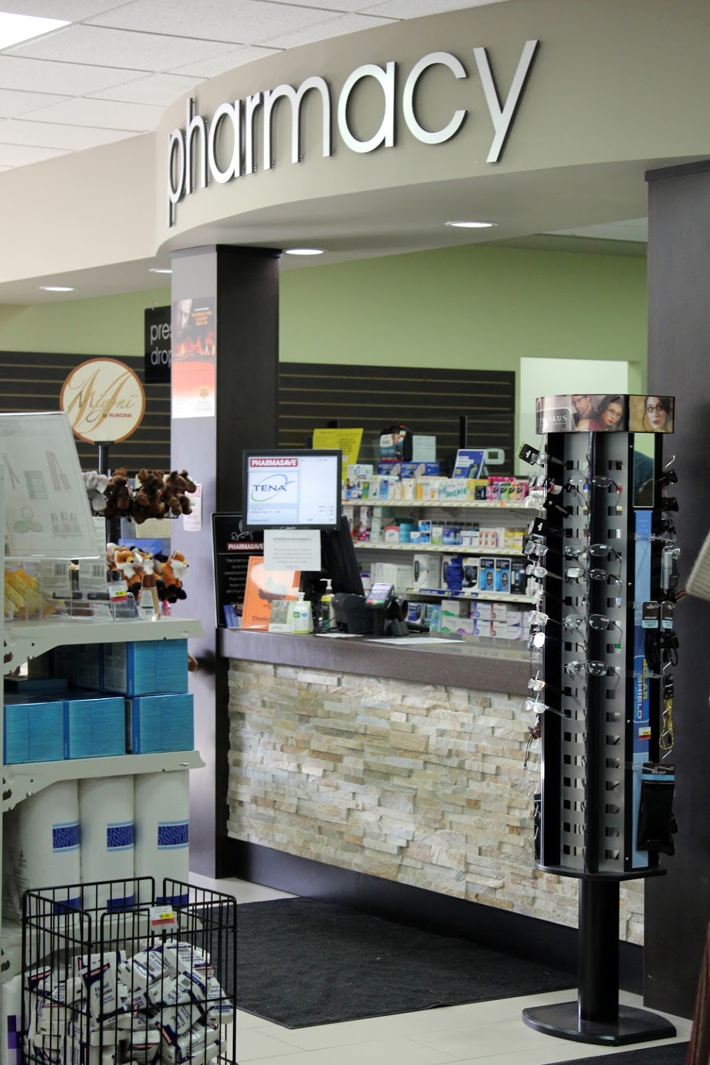 Pauls Pharmasave | 990 River Rd, Manotick, ON K4M 1B9, Canada | Phone: (613) 692-0015