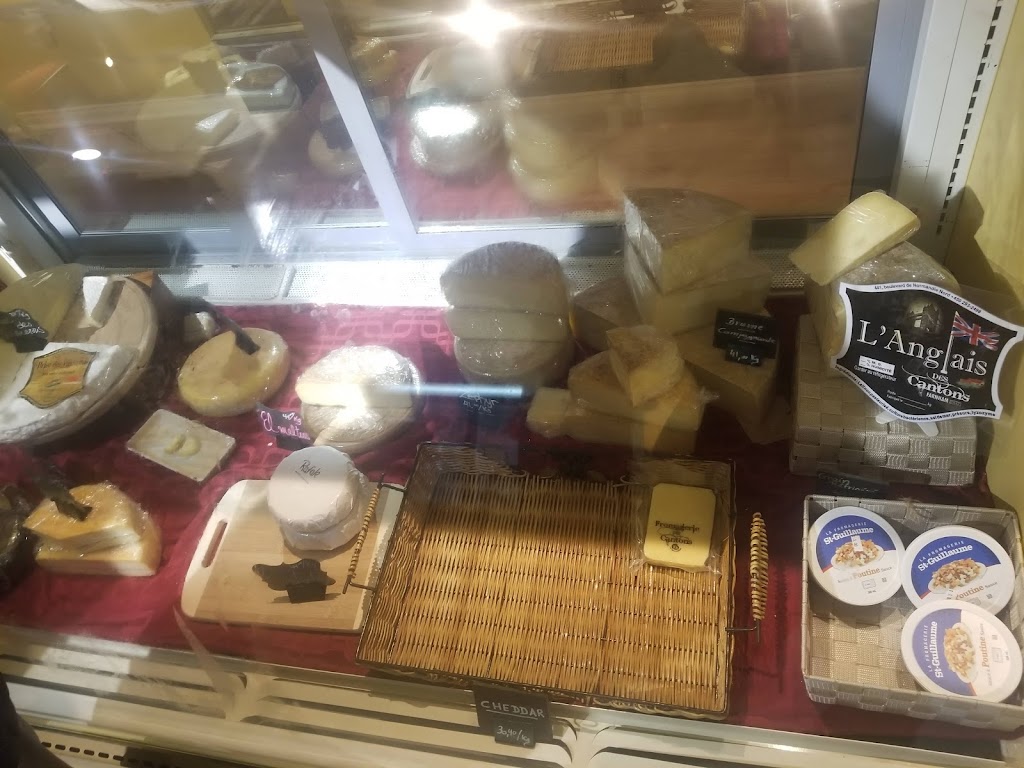 Fromagerie Des Cantons | 441 Rue de Normandie N, Farnham, QC J2N 1W5, Canada | Phone: (450) 293-2498