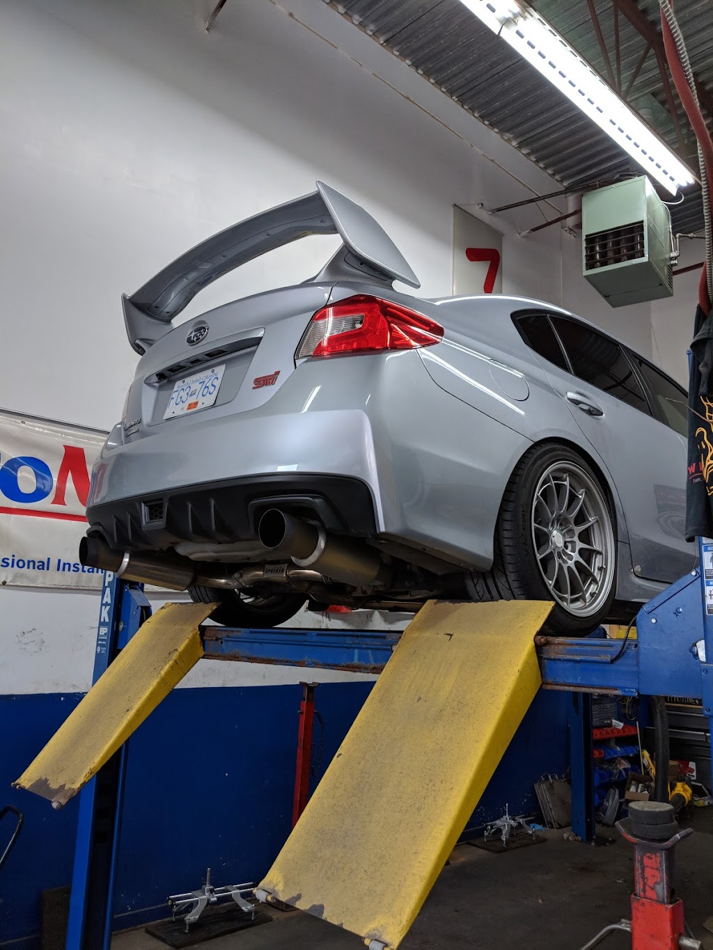 Starcrest Automotive Ltd | 11460 Voyageur Way Unit #6, Richmond, BC V6X 3E1, Canada | Phone: (604) 370-3276