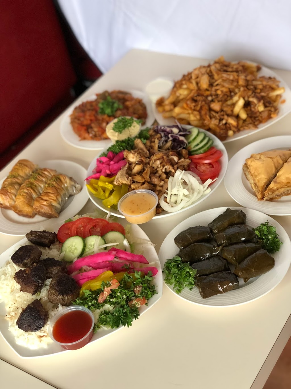 Istanbul Shawarma | meal takeaway | 430 College St unit 1/2, Toronto, ON M5T 1T3, Canada | 6473487288 OR +1 647-348-7288