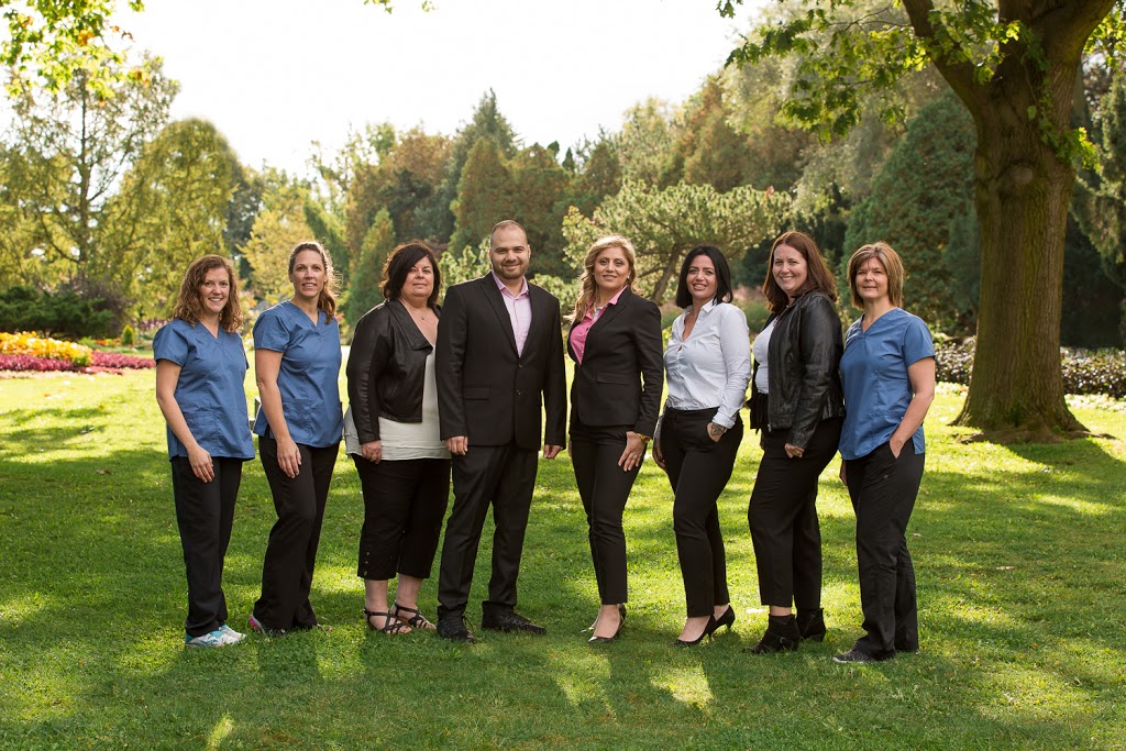 Country Hills Dentistry | 153 Country Hill Dr, Kitchener, ON N2E 2G7, Canada | Phone: (519) 578-5620