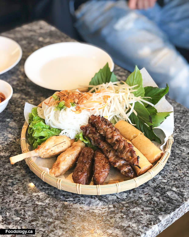 White Lotus Cafe | 5901 Broadway, Burnaby, BC V5B 2Y1, Canada | Phone: (604) 428-7522