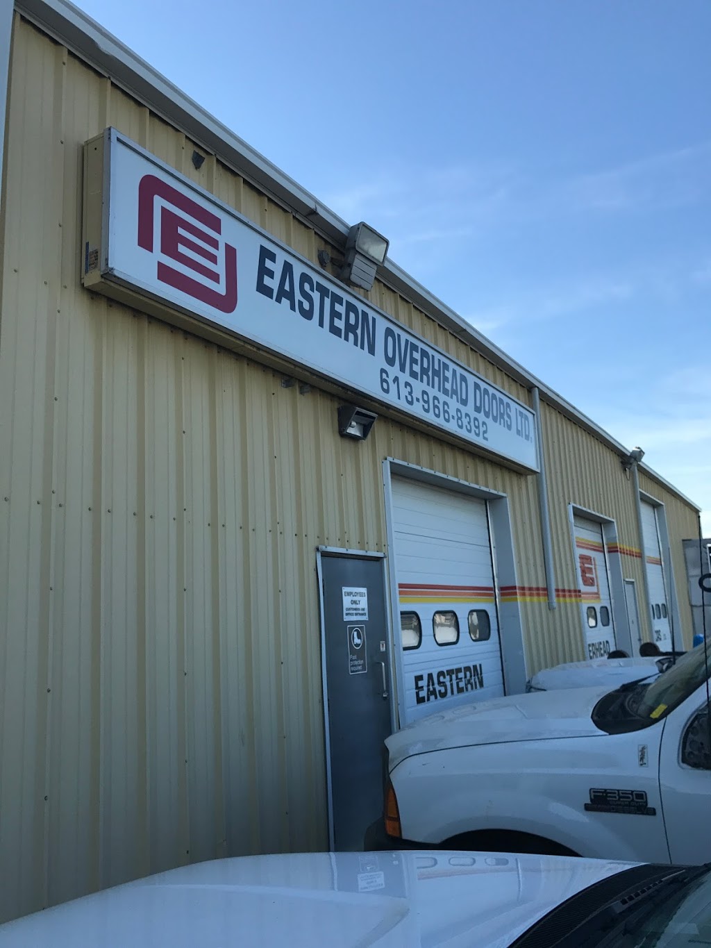 Eastern Overhead Doors Ltd | 43 Putman Industrial Rd, Belleville, ON K8N 4Z6, Canada | Phone: (613) 966-8392