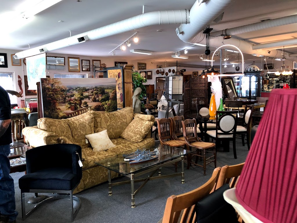 Cobbletog Antique Market | 380 Exeter Rd, London, ON N6E 2Z4, Canada | Phone: (519) 860-7119