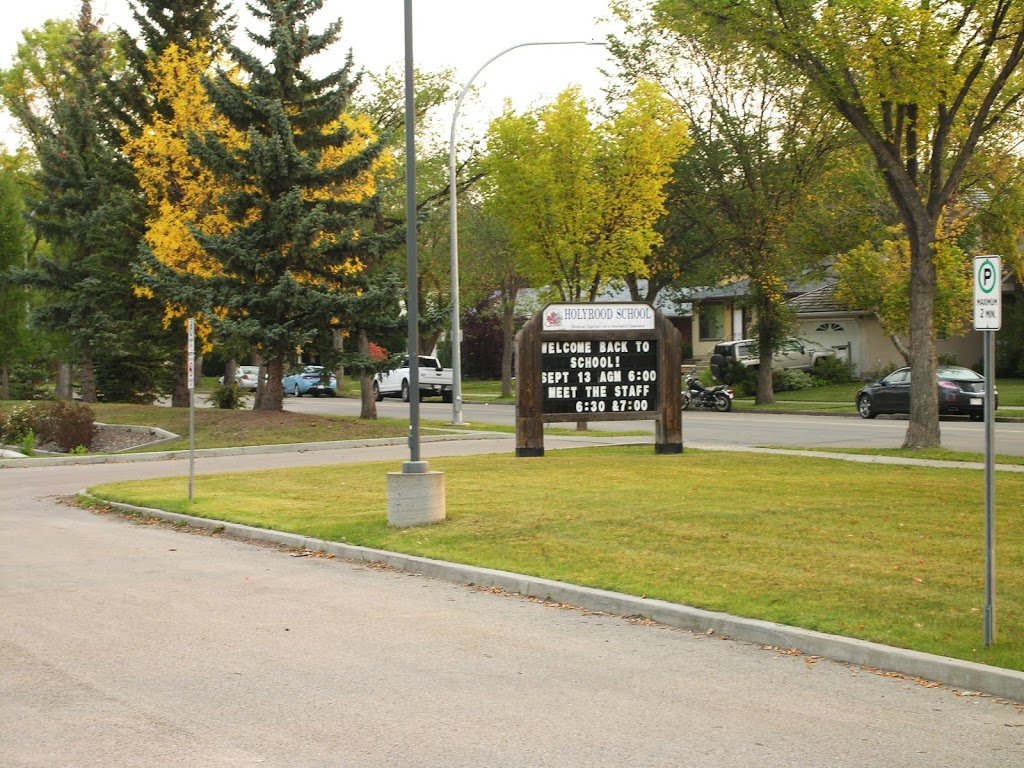 Holyrood School | 7920 94 Ave NW, Edmonton, AB T6C 1W4, Canada | Phone: (780) 466-2292