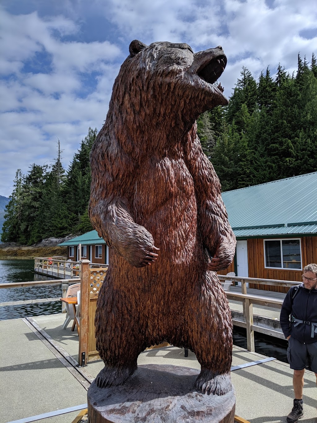 Knight Inlet Grizzly Bear viewing | The Coastal Waters of Southeast Alaska and, Mount Waddington A, BC, Canada | Phone: (250) 337-1953