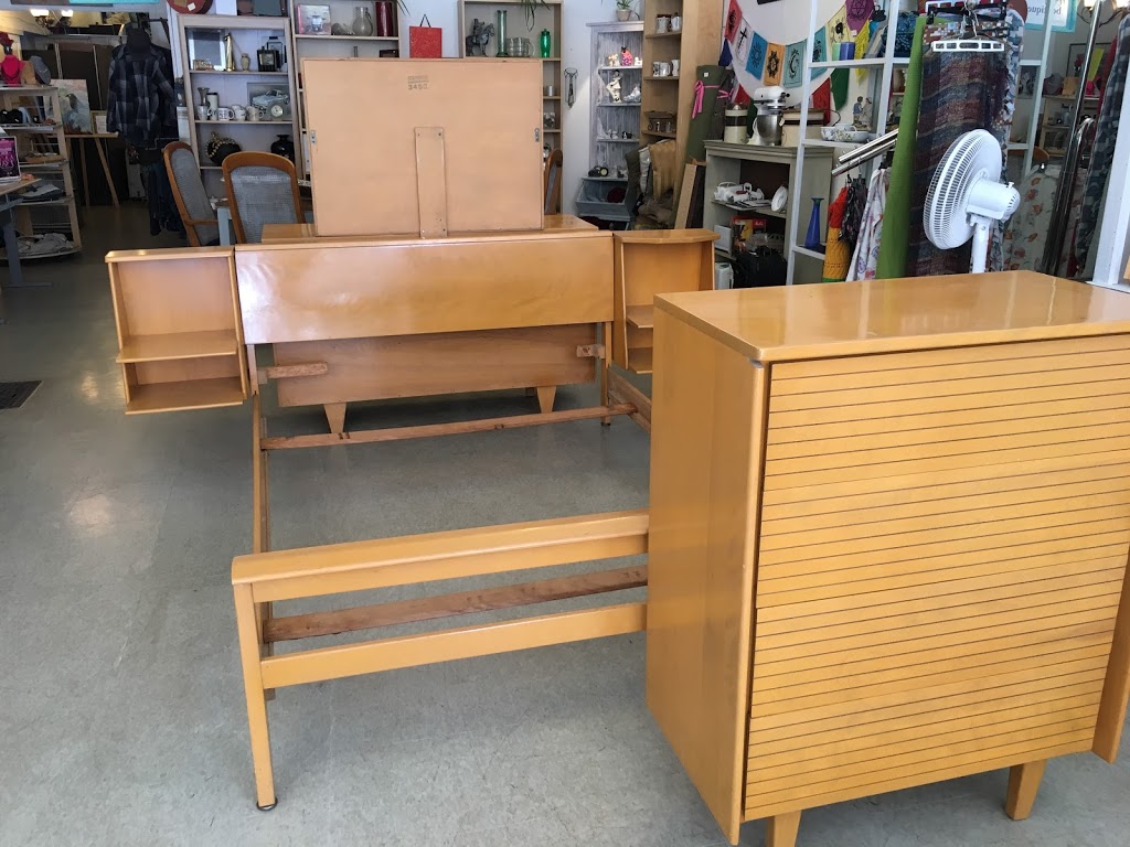 Nifty Thrifty Shop.ca | 7278 ON-26, Stayner, ON L0M 1S0, Canada | Phone: (705) 517-0414