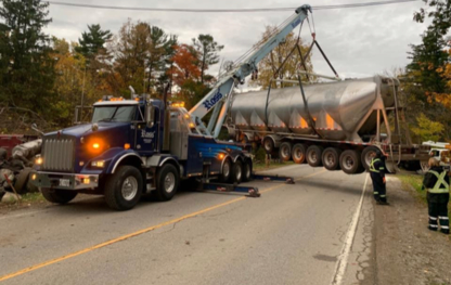 Ross Towing And Transportation Services Inc | 995 Pond Mills Rd, London, ON N6N 1C3, Canada | Phone: (519) 685-8585